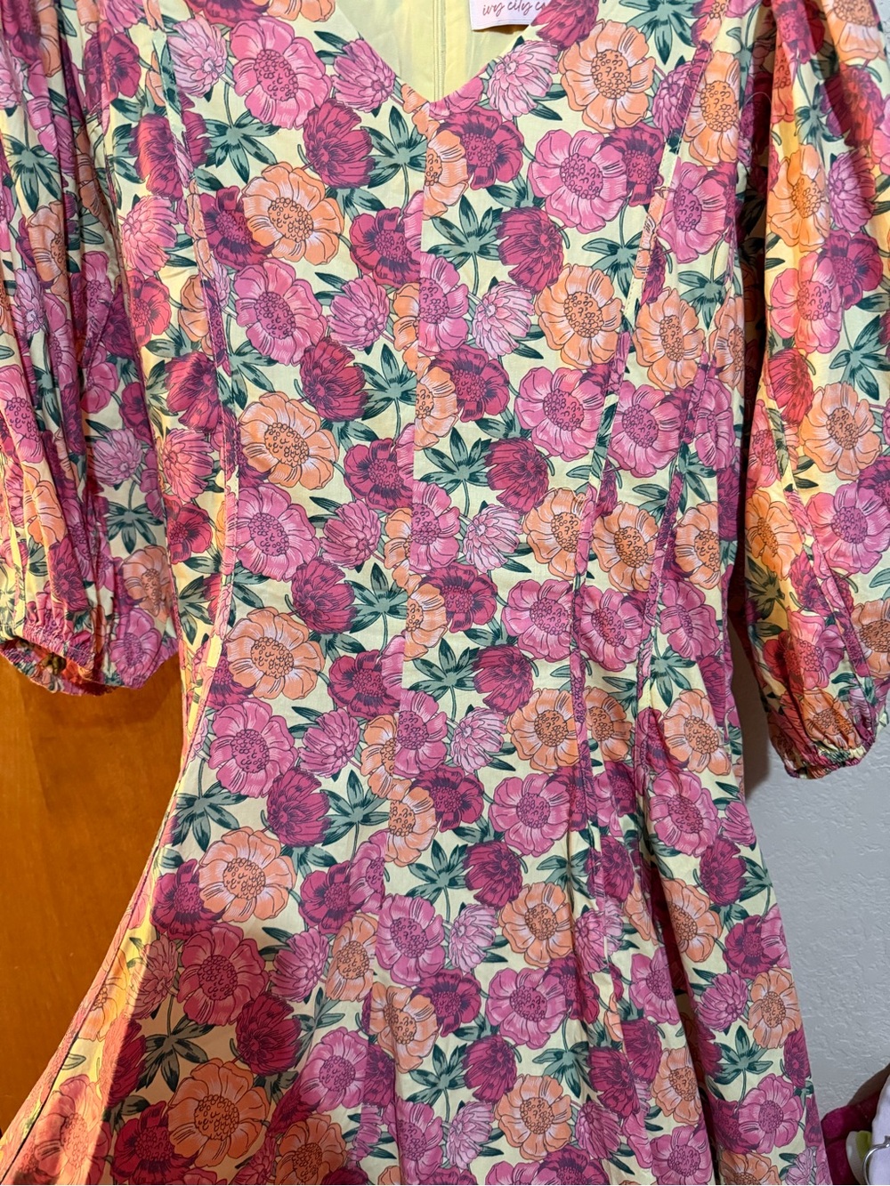 Ivy City Co Floral Puff-Sleeve Midi Dress in Pink & Peach